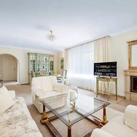Апартаменти Delux Alpingardensuite *